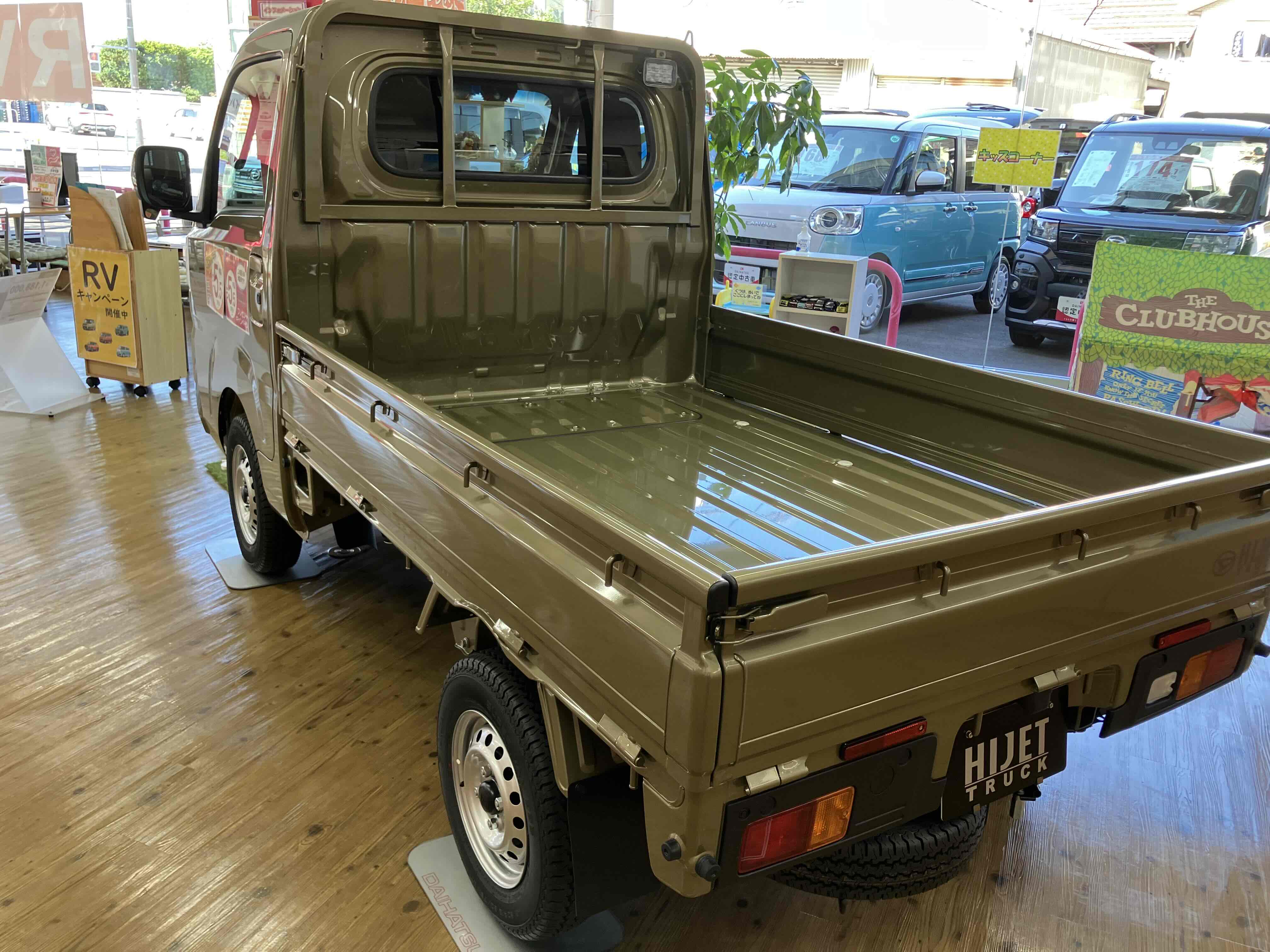 新車」ハイゼットトラックが入りました！ | ダイハツ東京